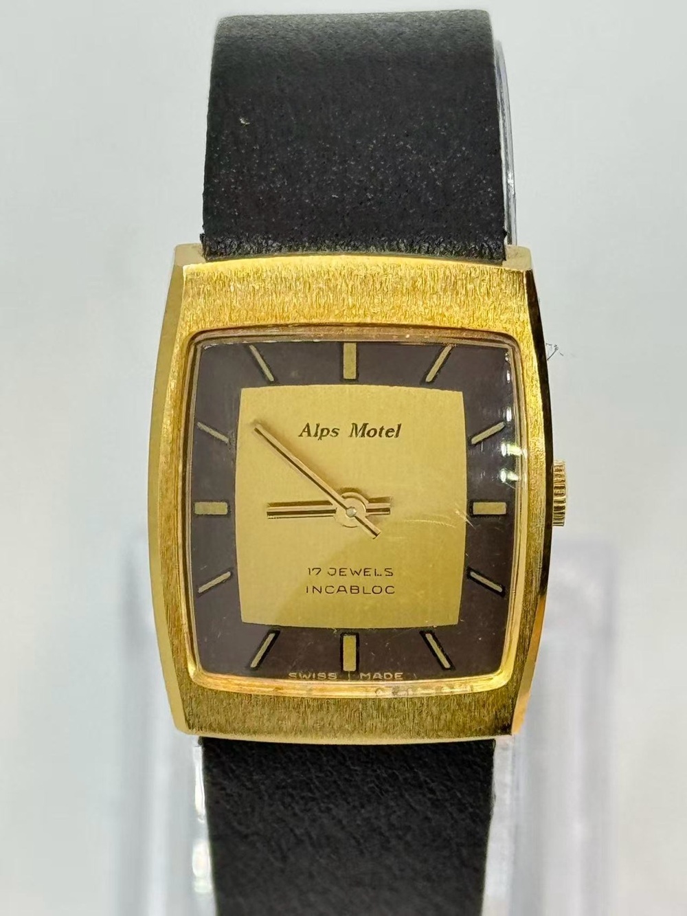 Vintage Alps Motel Swiss Made Mechanical Hand Wind Men’s Watch 17 Jewels Runs